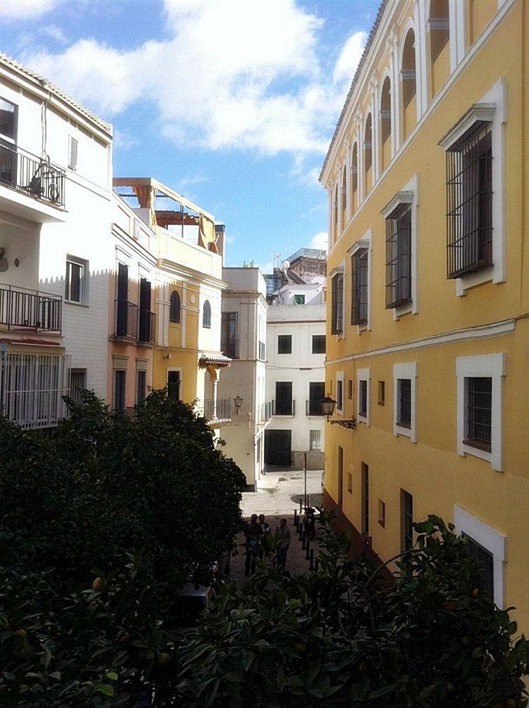 Apartamentos Turisticos La Encarnacion Sevilla Eksteriør billede
